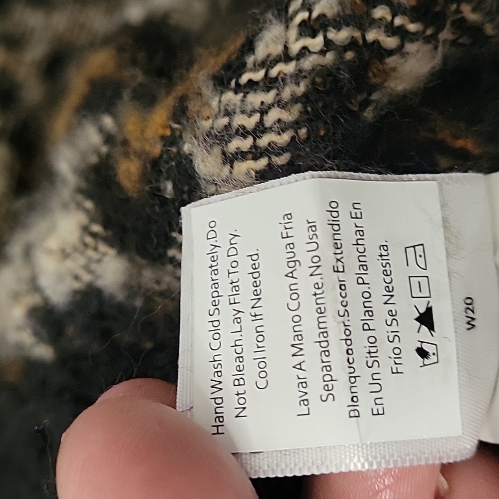 Leopard Print Poncho with Black Fringe - Picture 7 of 7